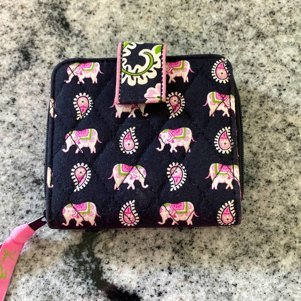 Excellent condition Vera Bradley zippered wallet elephant pattern